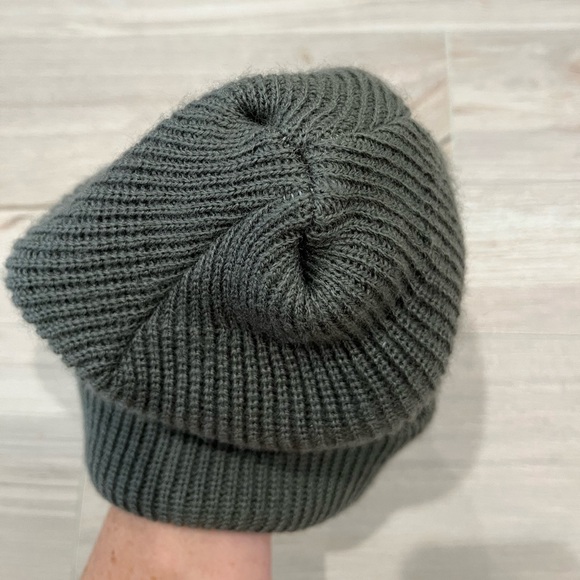 Dark Gray Knit Beanie with Floral Patch - Picture 4 of 9